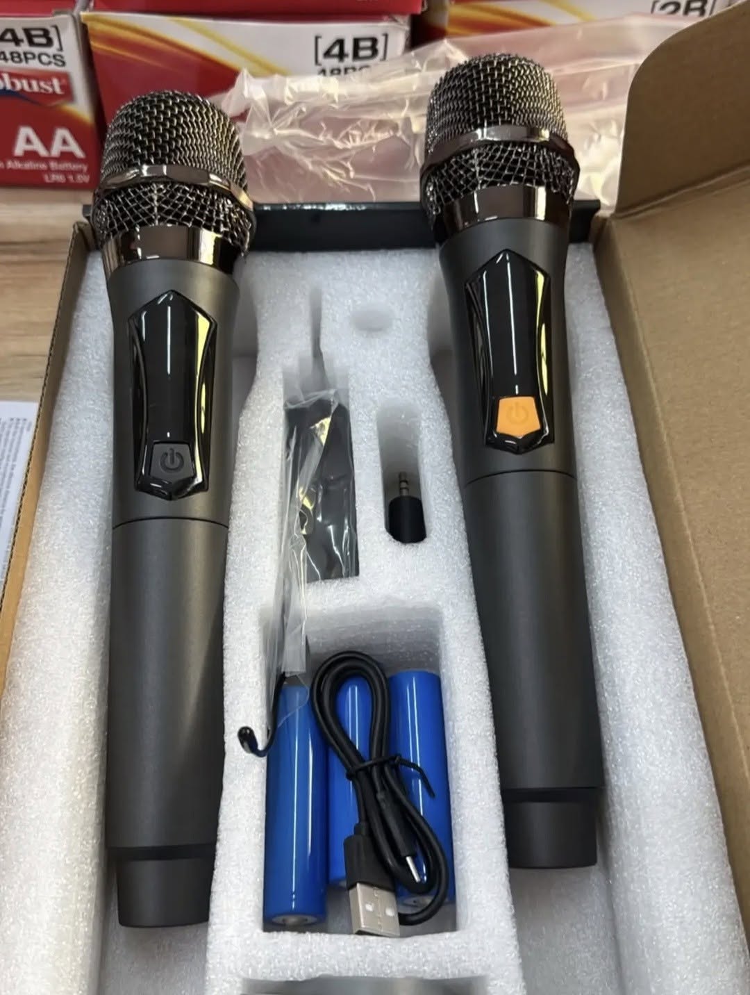 2 MIKROFONA WIRELESS